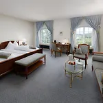 فندق Stadthaus 4*